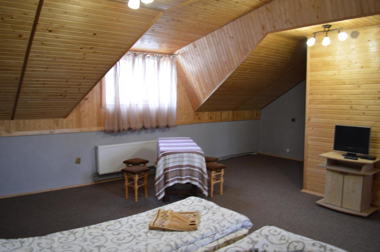 Guest House Mansarda Yaremche Exterior photo